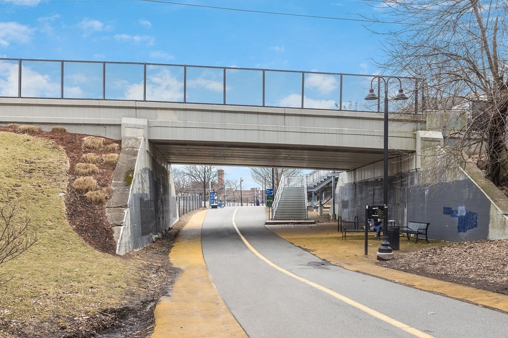 81-83 Alpine Street, Unit 2 Somerville, MA 02144 - Photo 23 of 24 a view of a livingroom with furniture