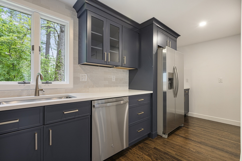 53 Highland Street Walpole, MA 02081 - Photo 10 of 34
