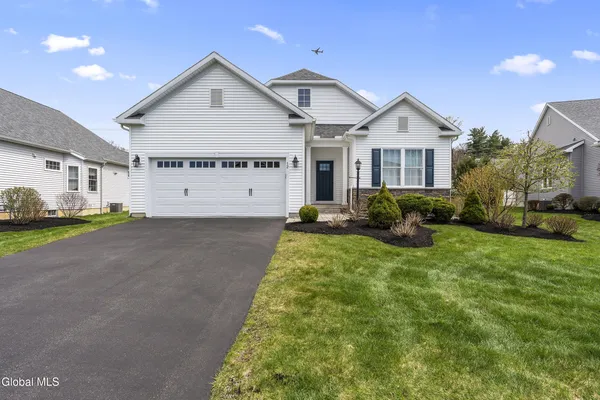 $535,000 | 12 Twinflower Court, Bethlehem, NY 12077