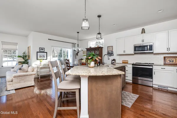 $535,000 | 12 Twinflower Court, Bethlehem, NY 12077