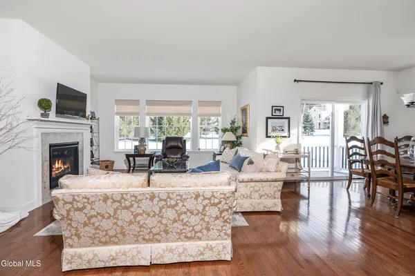 $535,000 | 12 Twinflower Court, Bethlehem, NY 12077