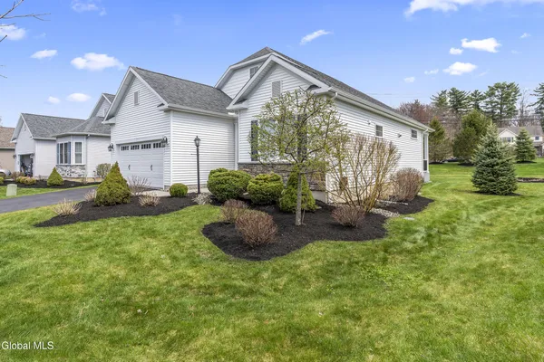 $535,000 | 12 Twinflower Court, Bethlehem, NY 12077