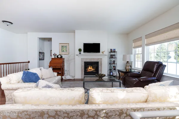 $535,000 | 12 Twinflower Court, Bethlehem, NY 12077