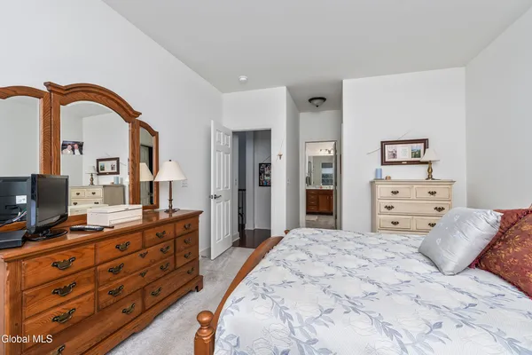 $535,000 | 12 Twinflower Court, Bethlehem, NY 12077