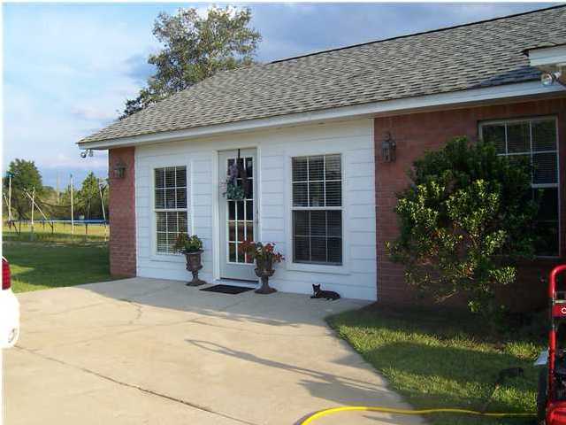 6189 Rochelle Lane Crestview, FL 32539 - Photo 3 of 16 Gallery Image 3
