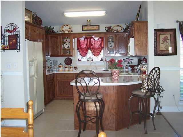 6189 Rochelle Lane Crestview, FL 32539 - Photo 8 of 16 Gallery Image 8