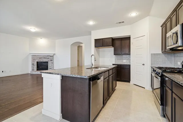 $329,900 | 1103 Foxtail Drive, Anna, TX 75409