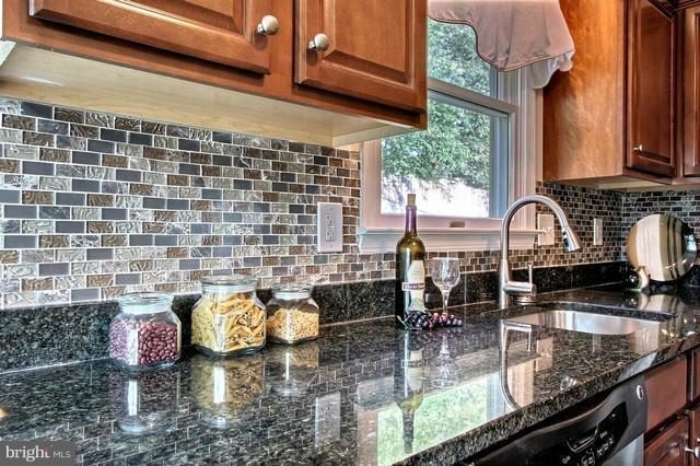 211 Highfalcon Road Reisterstown, MD 21136 - Photo 2 of 24 Kitchen