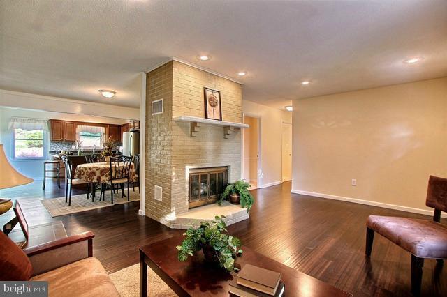 211 Highfalcon Road Reisterstown, MD 21136 - Photo 11 of 24 Living Room