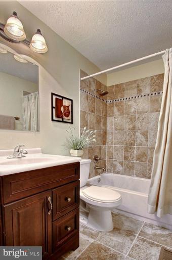211 Highfalcon Road Reisterstown, MD 21136 - Photo 3 of 24 Bath
