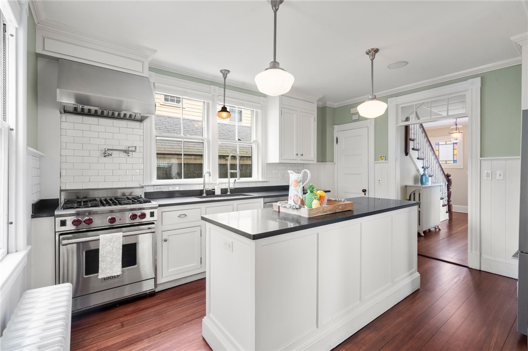 21 Division Street Newport, RI 02840 - Photo 14 of 41