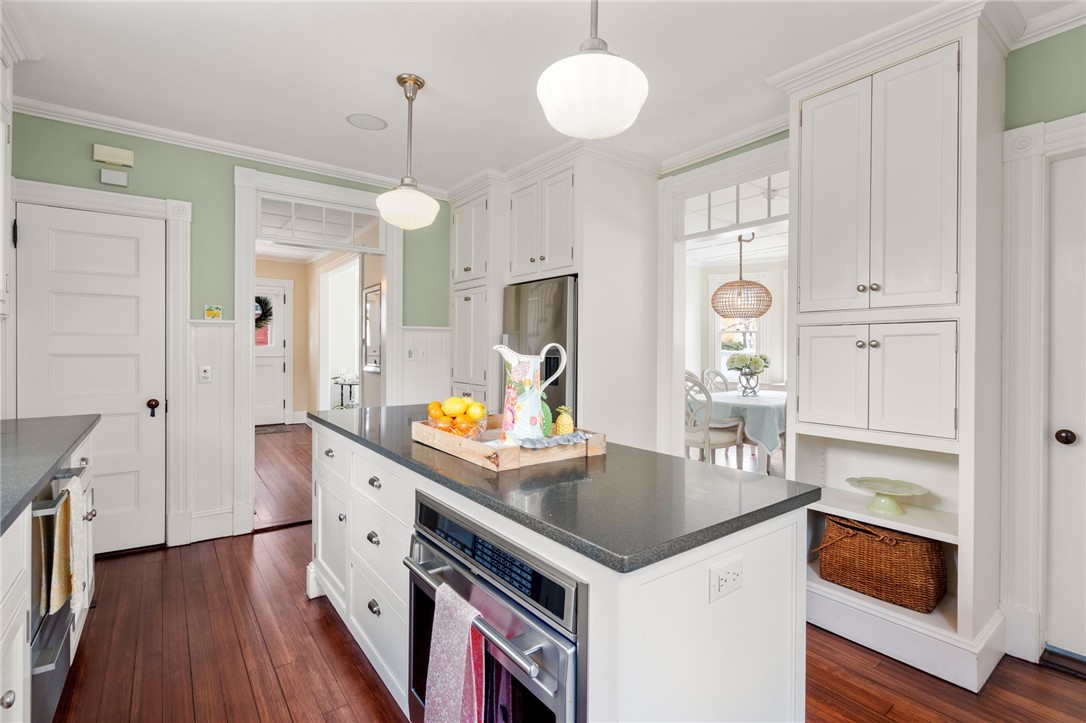 21 Division Street Newport, RI 02840 - Photo 15 of 41