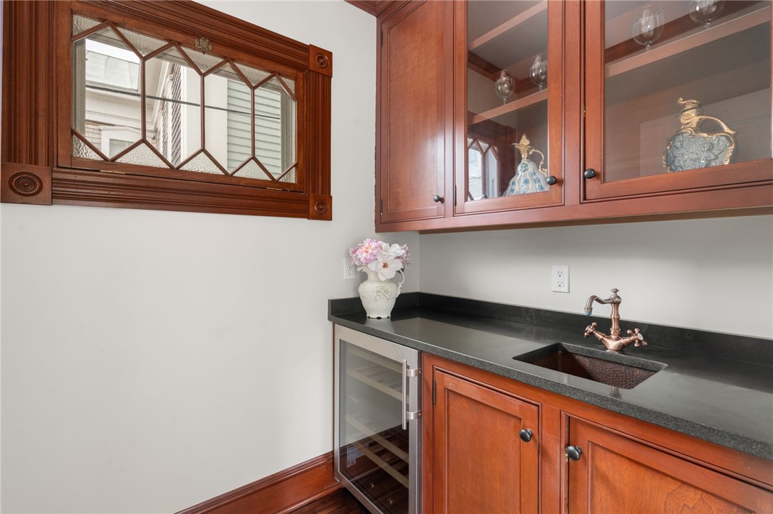 21 Division Street Newport, RI 02840 - Photo 18 of 41