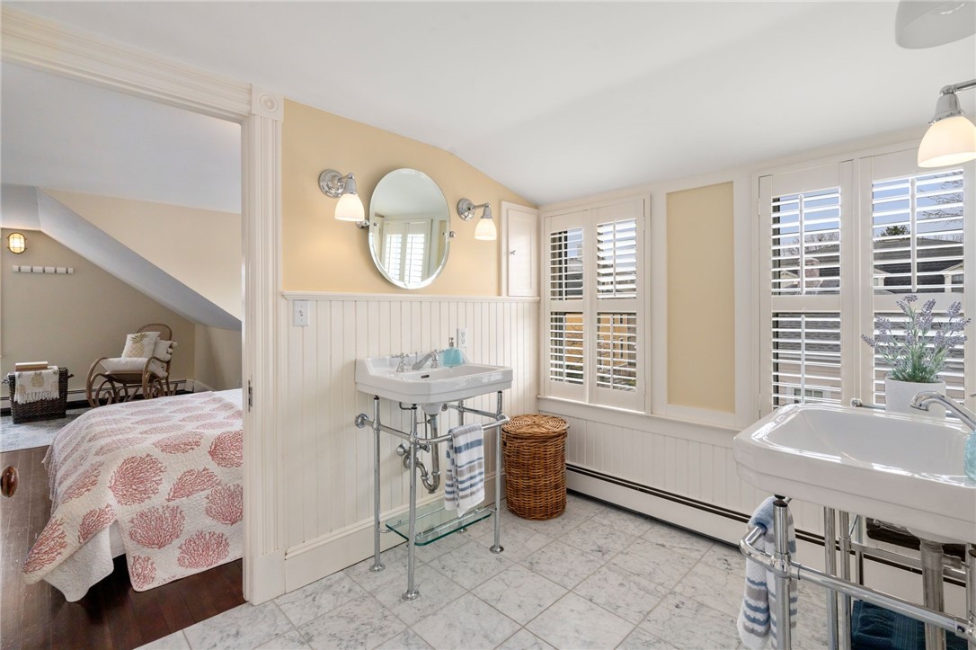 21 Division Street Newport, RI 02840 - Photo 33 of 41