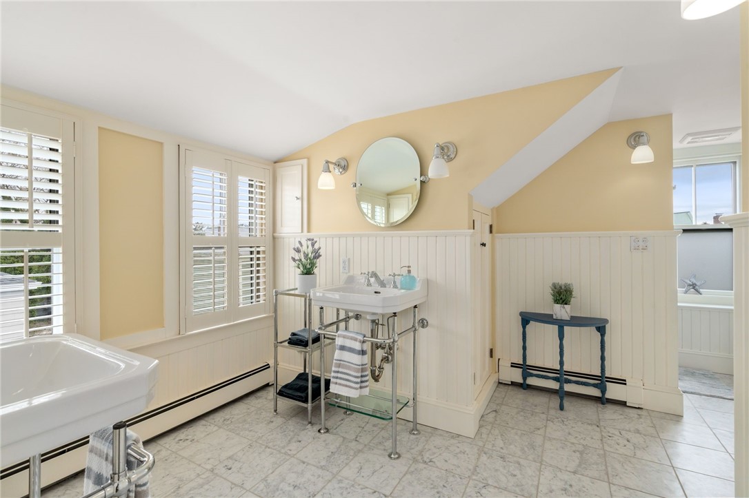 21 Division Street Newport, RI 02840 - Photo 34 of 41