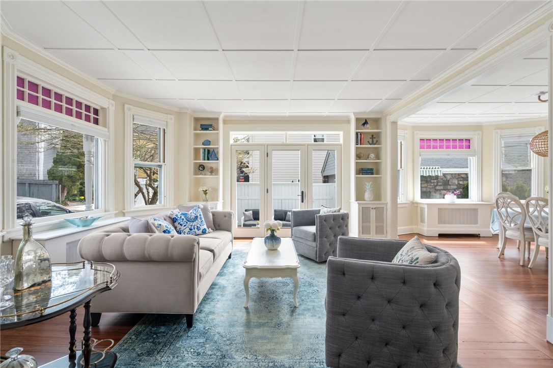 21 Division Street Newport, RI 02840 - Photo 4 of 41 Living Room
