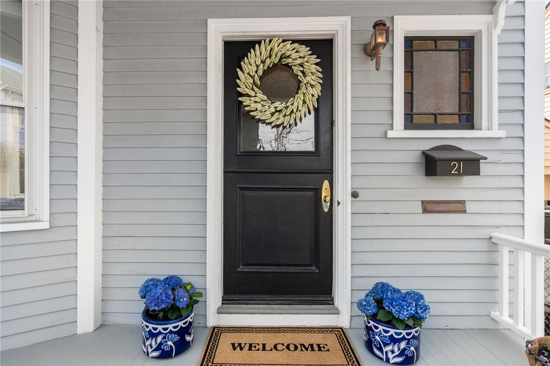 21 Division Street Newport, RI 02840 - Photo 9 of 41