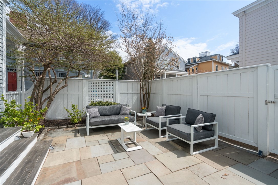 21 Division Street Newport, RI 02840 - Photo 10 of 41