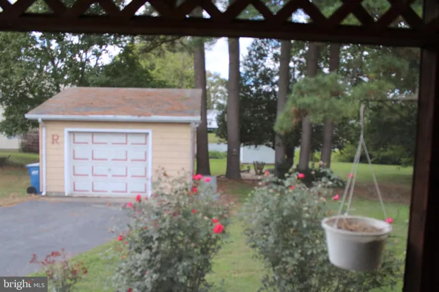 $1,800 | 102 Harrison Avenue, Wyoming, DE 19934