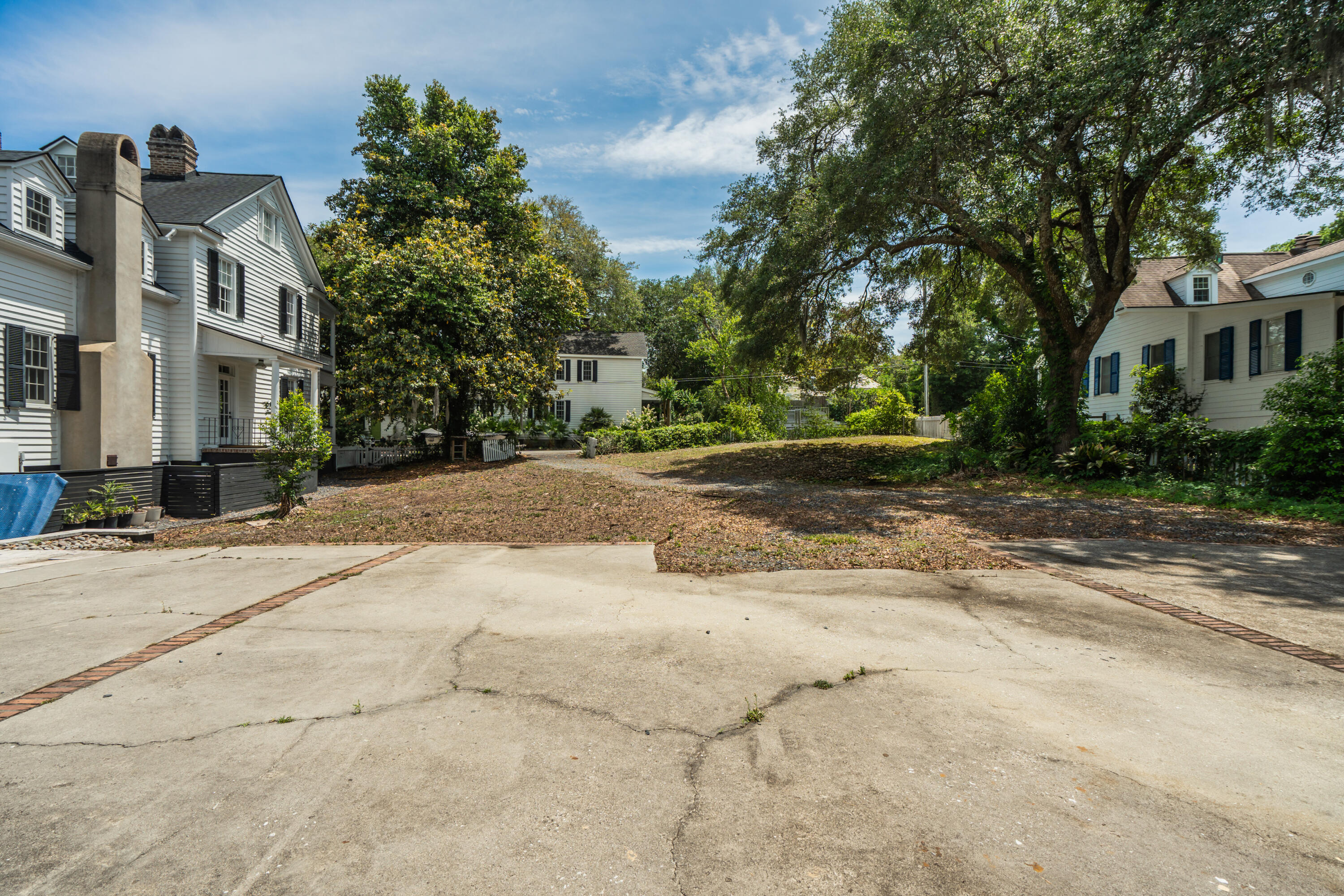 122 Mary Street Mount Pleasant, SC 29464 - Photo 8 of 14 122MarySt-KeenEyeMarketing-017_PS