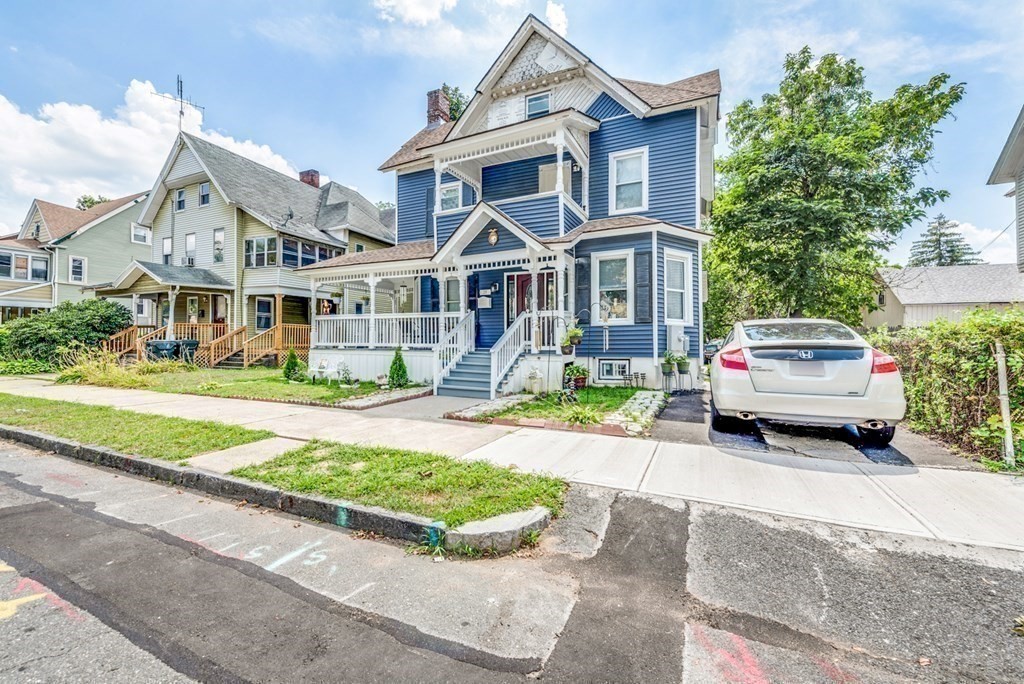 38 Lafayette Street Springfield, MA 01109 - Photo 3 of 42 Gallery Image 3