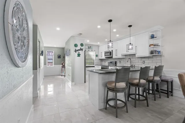 $300,000 | 21215 Lago Circle, Unit F, Boca Raton, FL 33433