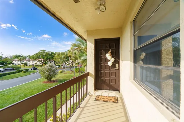 $300,000 | 21215 Lago Circle, Unit F, Boca Raton, FL 33433