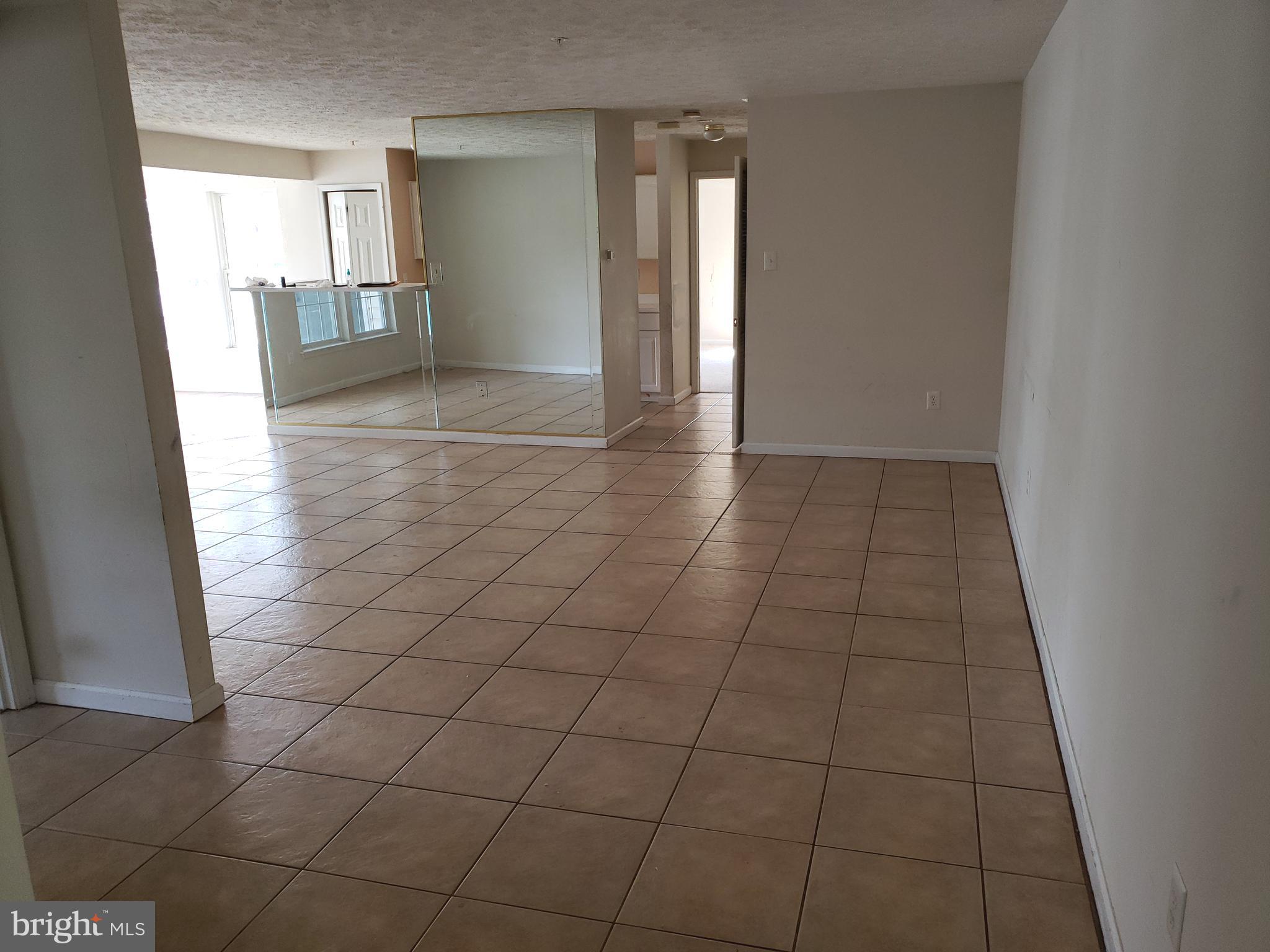 4915 Riders Court Owings Mills, MD 21117 - Photo 15 of 23 LIVING ROOM