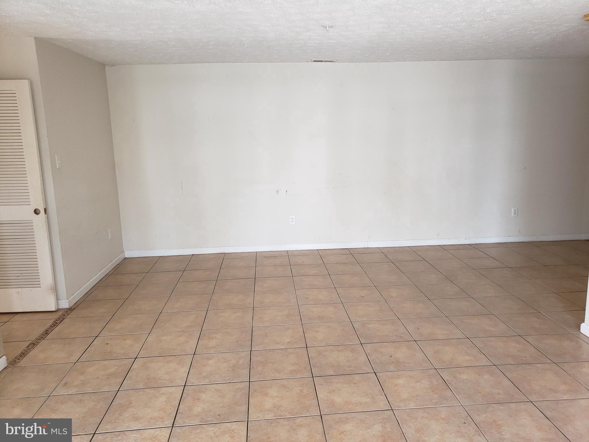 4915 Riders Court Owings Mills, MD 21117 - Photo 16 of 23 LIVING ROOM