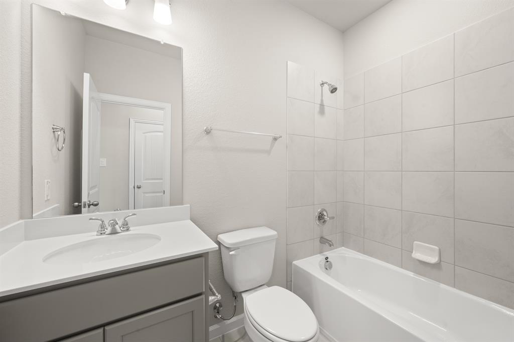 3113 Hawkview Drive Cleburne, TX 76031 - Photo 20 of 27 3113 Hawkview- Bathroom-1