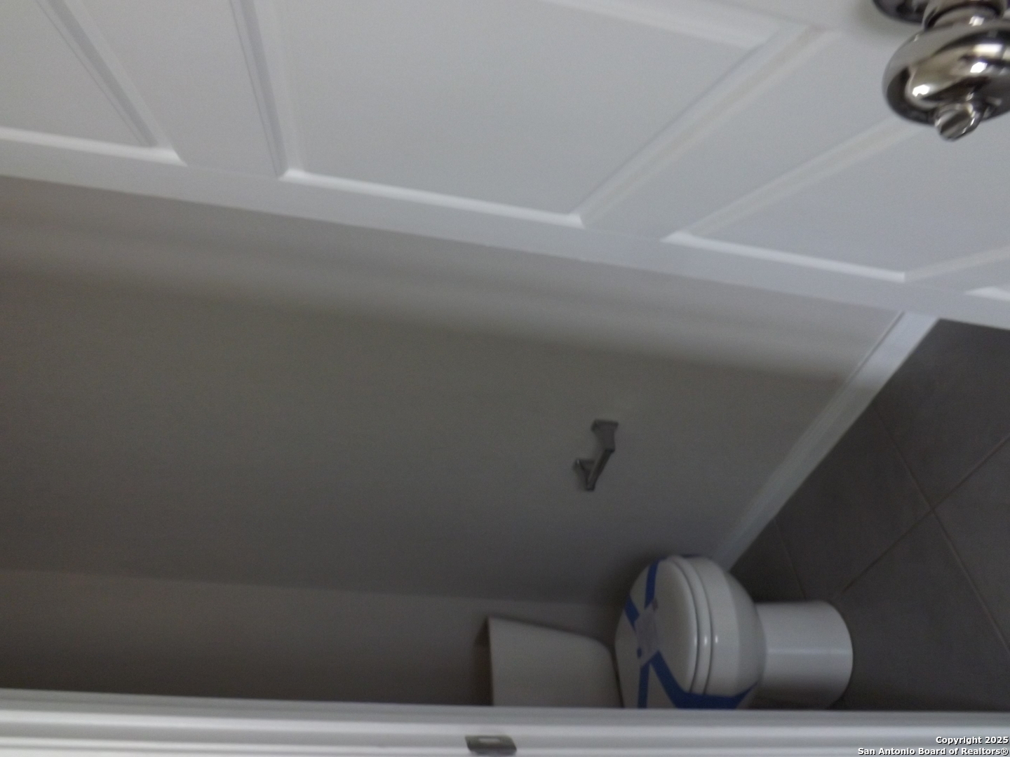 6722 Shiraz Way Converse, TX 78109 - Photo 16 of 30 a view of wooden floor