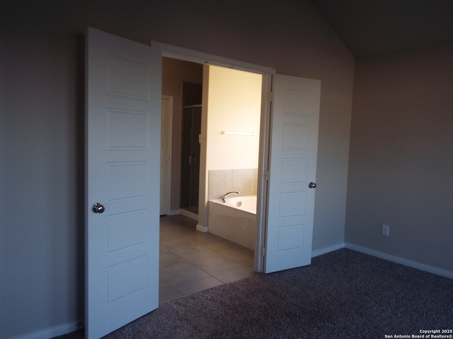 6722 Shiraz Way Converse, TX 78109 - Photo 6 of 30 an empty room with windows