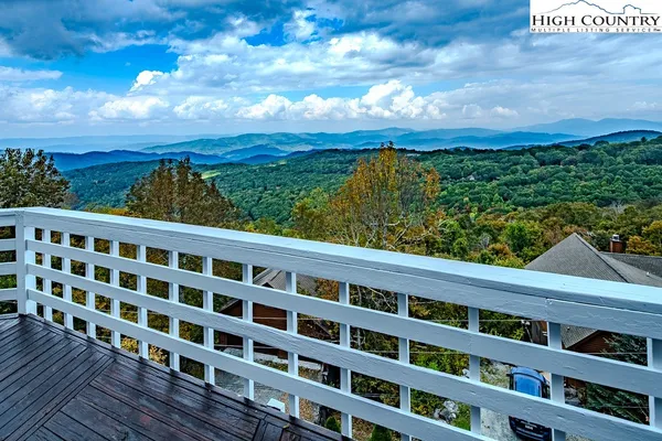 $975,000 | 206 Pinnacle Ridge Road, Beech Mountain, NC 28604