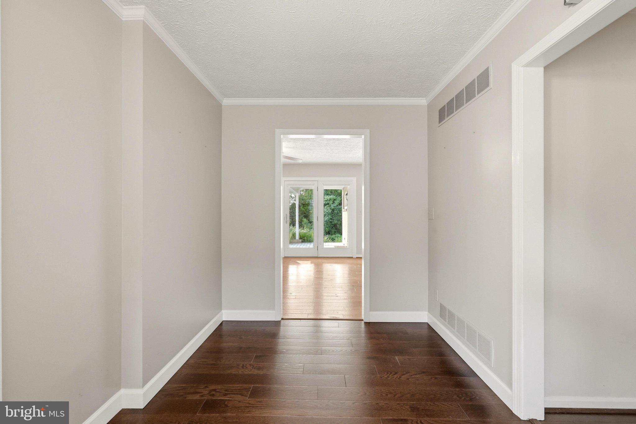 140 Stonebrook Road Winchester, VA 22602 - Photo 10 of 67 Foyer
