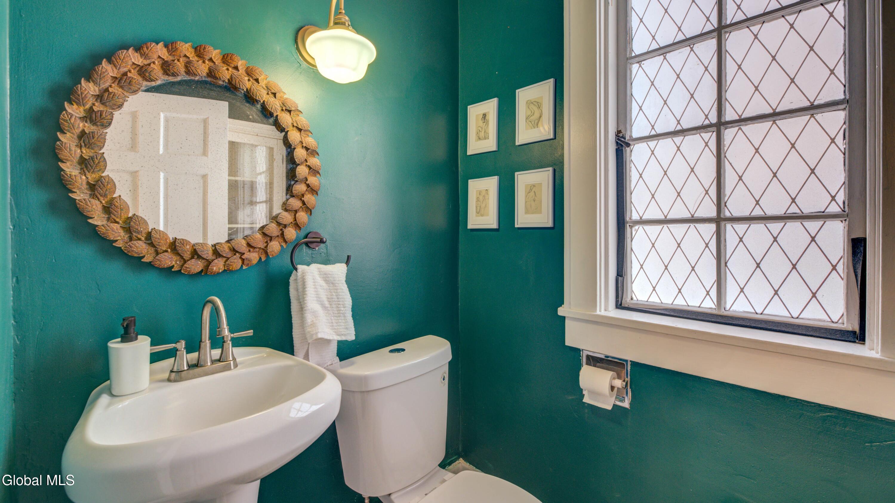 375 West Main Street Amsterdam, NY 12010 - Photo 15 of 40 375 W Main St-12