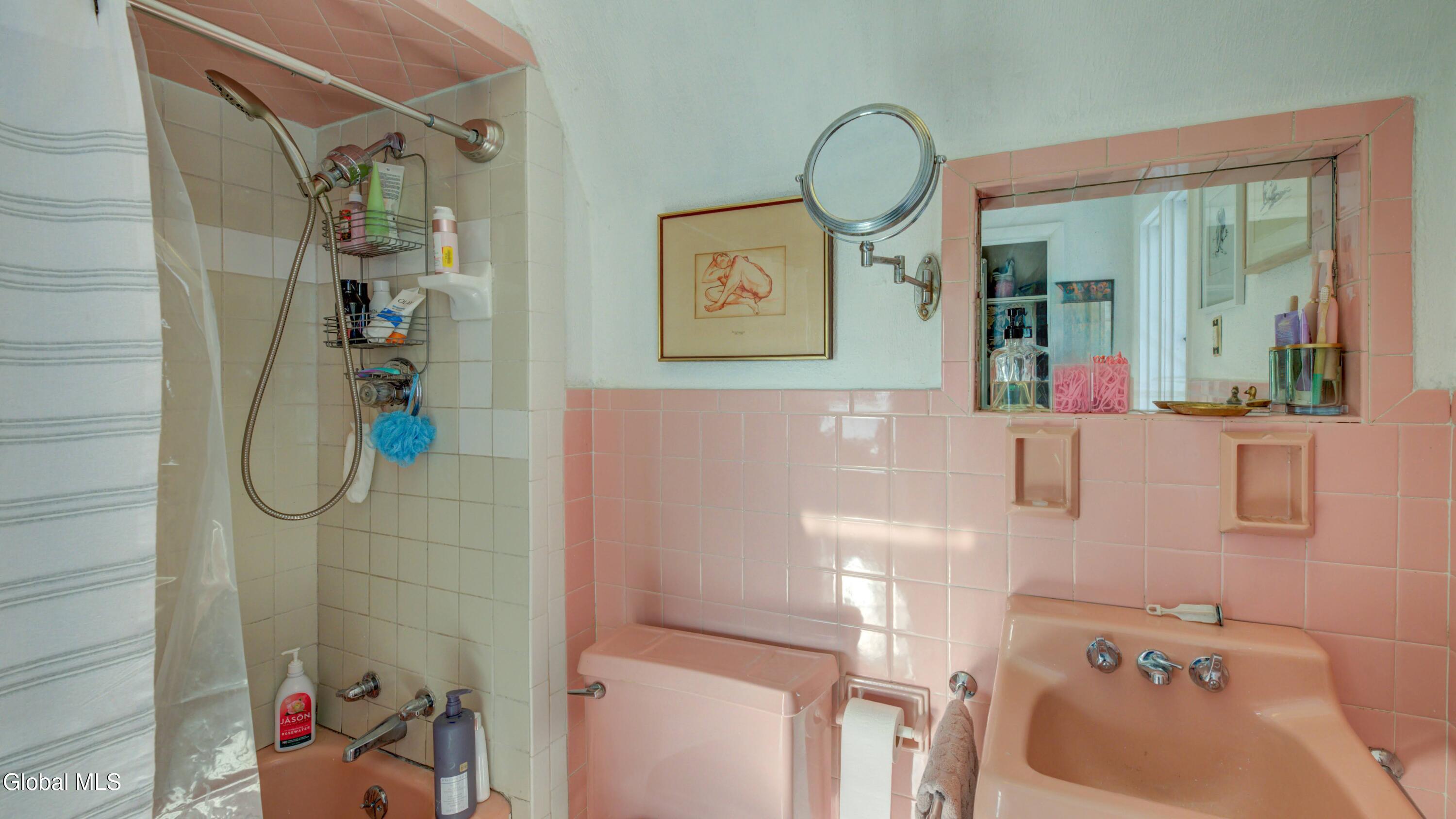 375 West Main Street Amsterdam, NY 12010 - Photo 19 of 40 375 W Main St-23