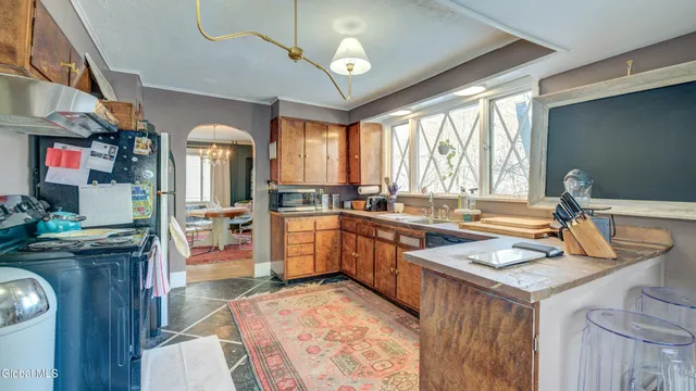 $199,900 | 375 West Main Street, Amsterdam, NY 12010