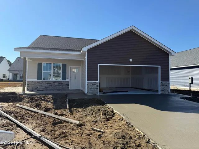 $369,900 | 1032 Seven Iron Drive, Ayden, NC 28513