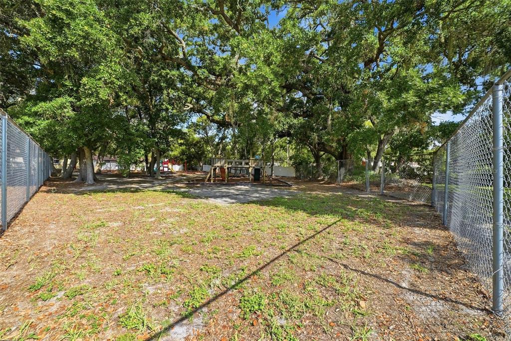2886 Whitney Road Clearwater, FL 33760 - Photo 36 of 41