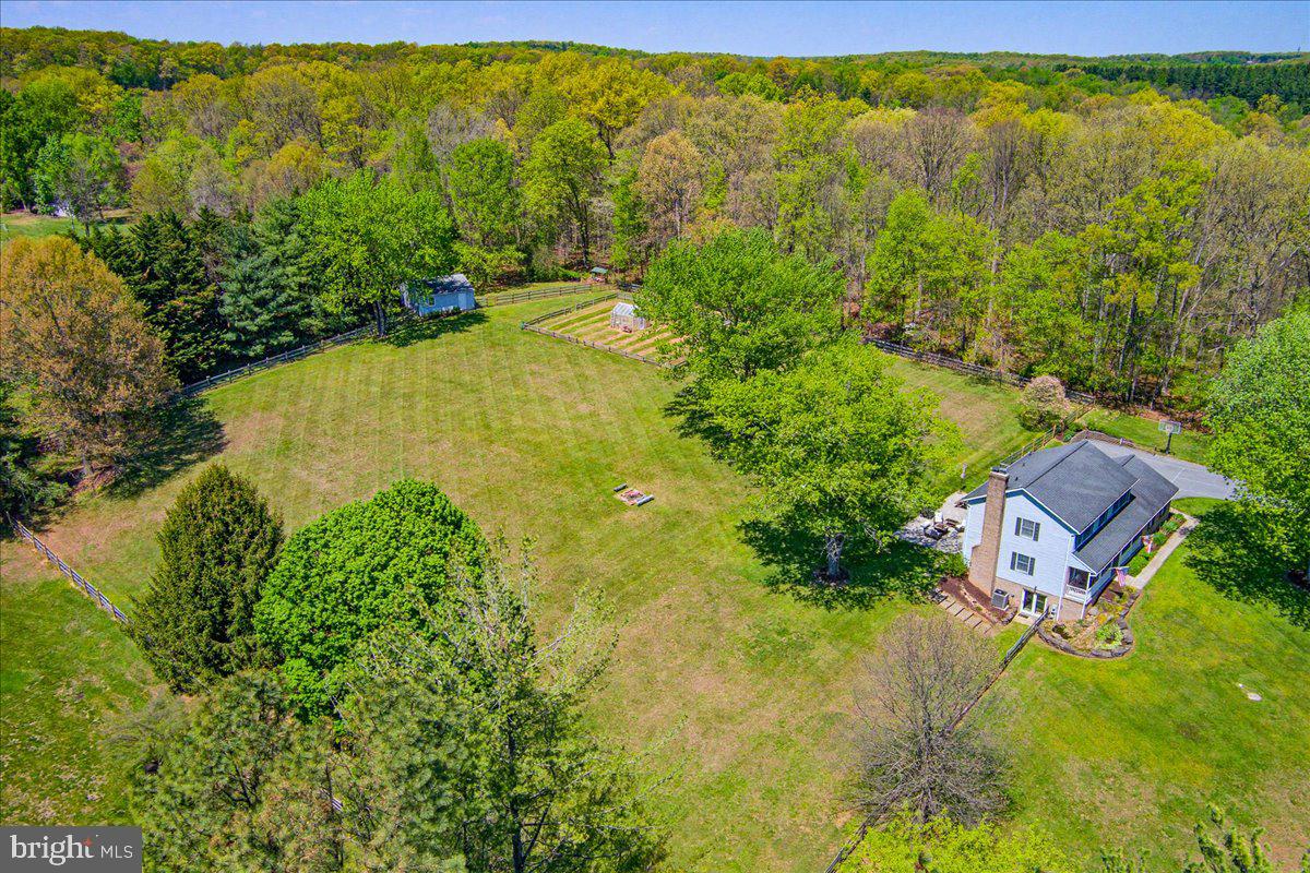 20128 Gunpowder Road Manchester, MD 21102 - Photo 5 of 66 a view of a yard with swimming pool