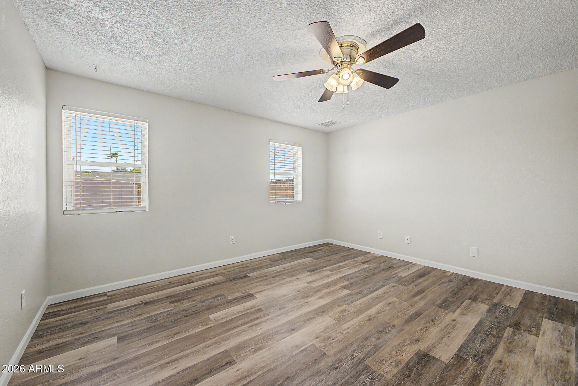 10443 West Ruth Avenue Peoria, AZ 85345 - Photo 15 of 29