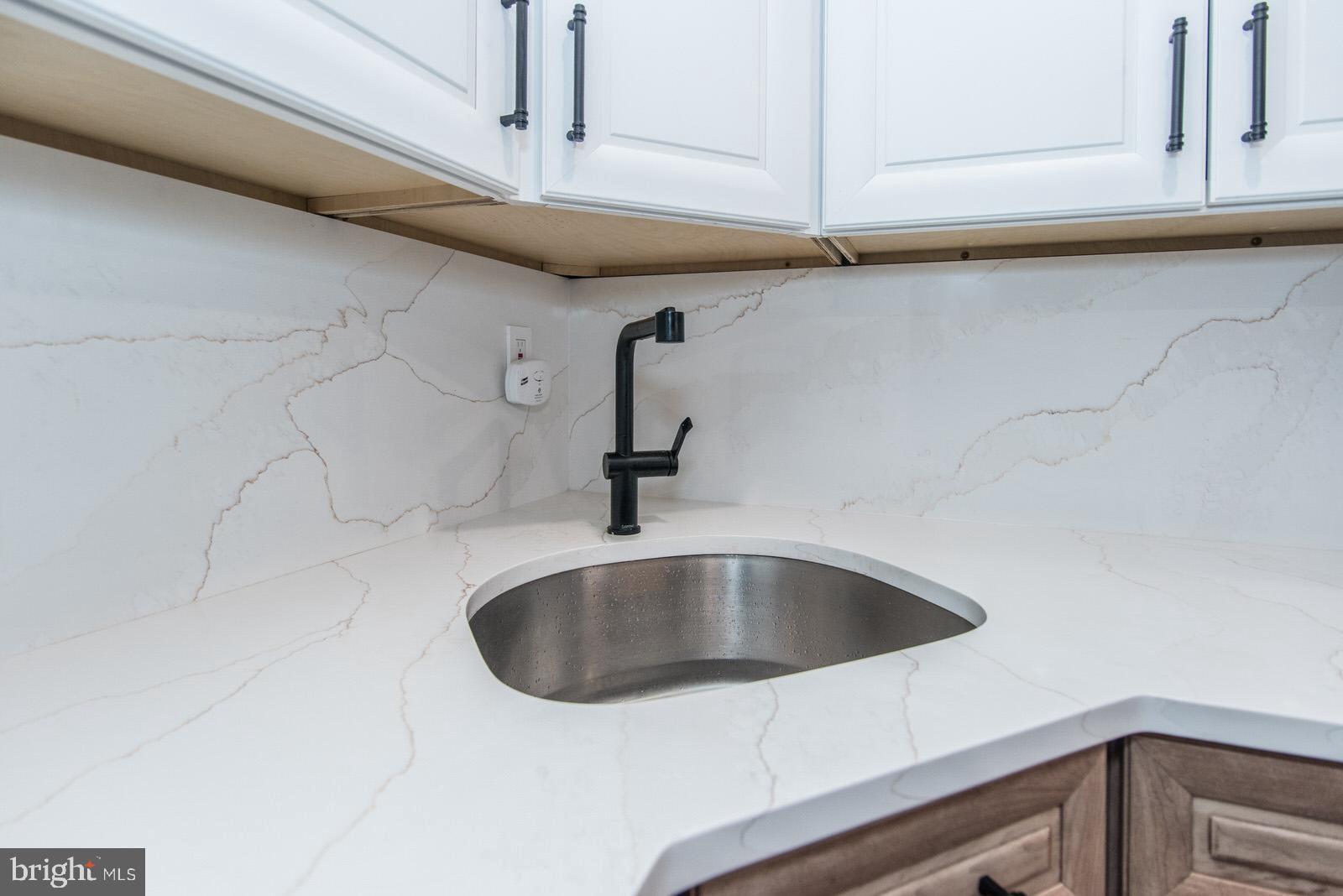 3278 Oak Road Huntingdon Valley, PA 19006 - Photo 13 of 60