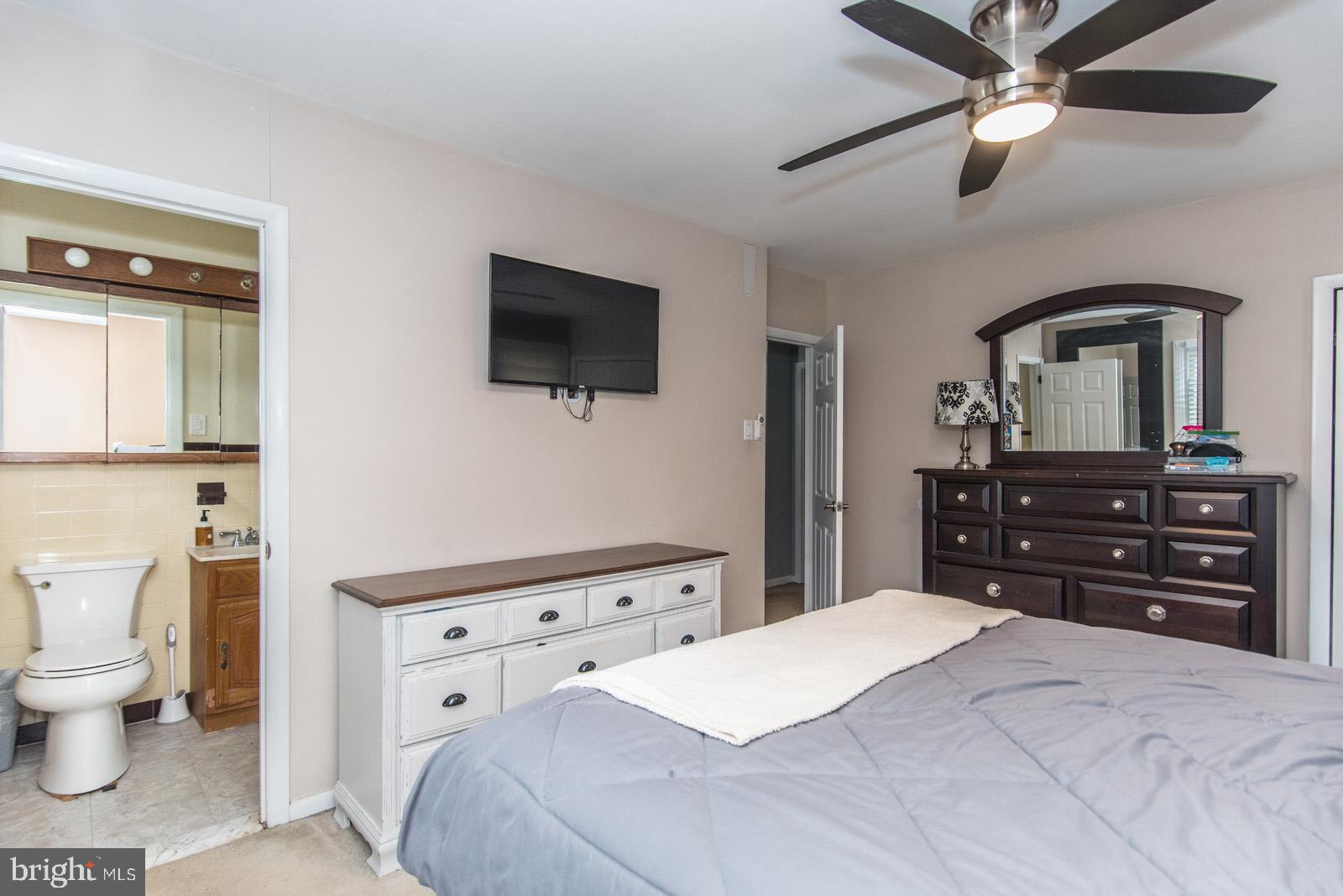 3278 Oak Road Huntingdon Valley, PA 19006 - Photo 29 of 60