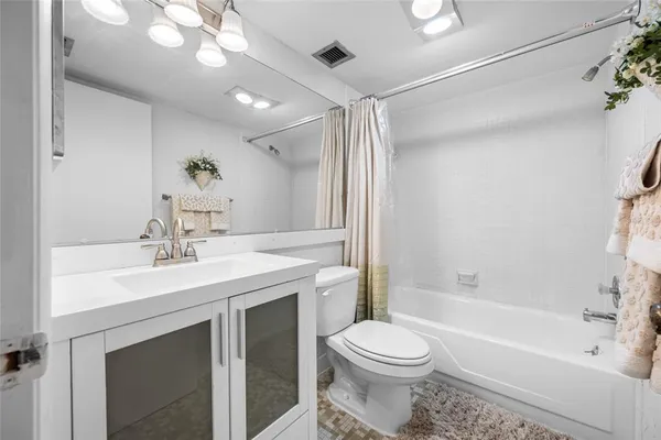$1,995 | 1243- South Martin Luther King Junior Avenue, Unit C505, Clearwater, FL 33756