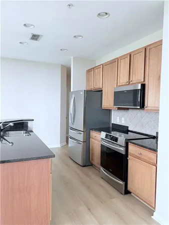 $3,600 | 3040 Peachtree Road Northwest, Unit 1911, Atlanta, GA 30305