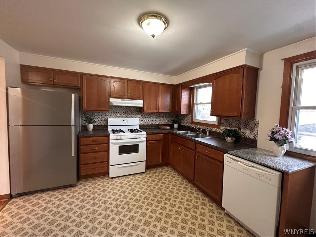 236 Rehm Road Cheektowaga, NY 14043 - Photo 21 of 36 Upper level kitchen