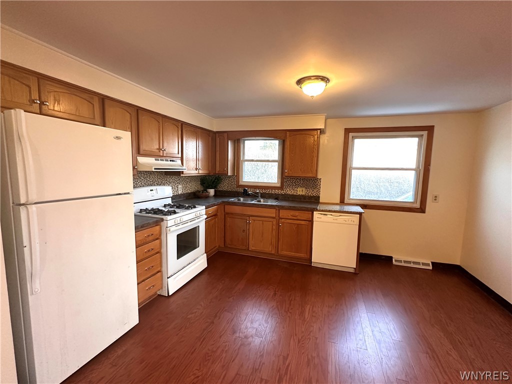 236 Rehm Road Cheektowaga, NY 14043 - Photo 5 of 36 Spacious eat-in kitchen