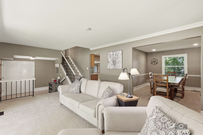 619 East Bauer Road Naperville, IL 60563 - Photo 7 of 27