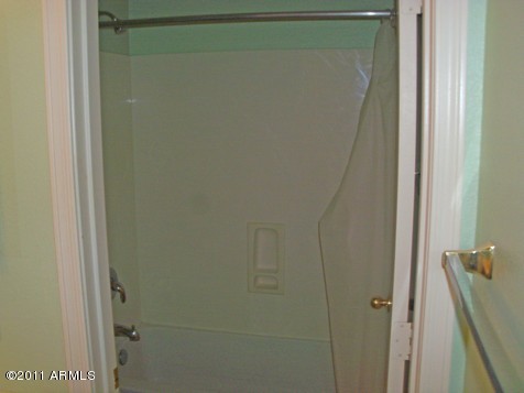 3301 West Folgers Road Phoenix, AZ 85027 - Photo 15 of 21 Bath