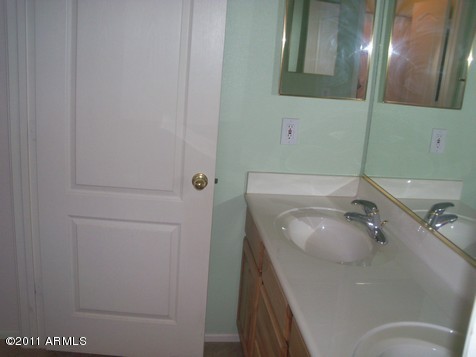 3301 West Folgers Road Phoenix, AZ 85027 - Photo 16 of 21 Bath